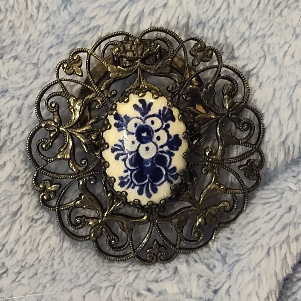 Vintage SASA Scarf Clip